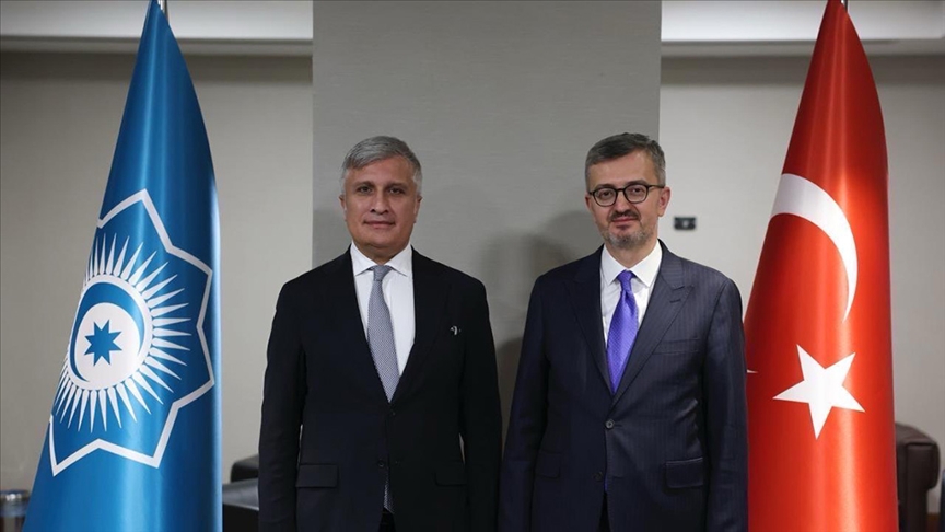 İletişim Başkanı Duran, TDT Genel Sekreter Yardımcısı Kocaman ile görüştü