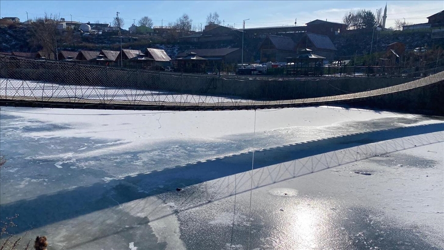 Yurtta en düşük sıcaklık sıfırın altında 15 derece ile Ardahan'ın Göle ilçesinde ölçüldü