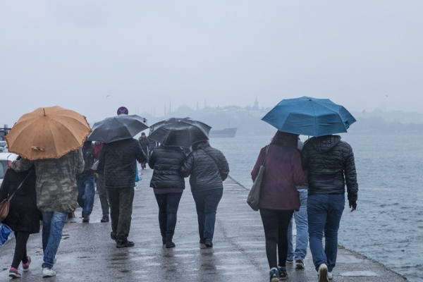 AKOM’dan İstanbul için kuvvetli yağış ve fırtına uyarısı