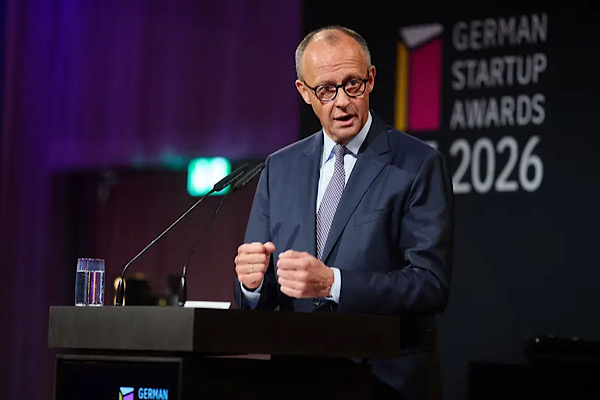 Almanya Başbakanı Merz: Frankfurt'ta son teknoloji mikroçipler üretiliyor