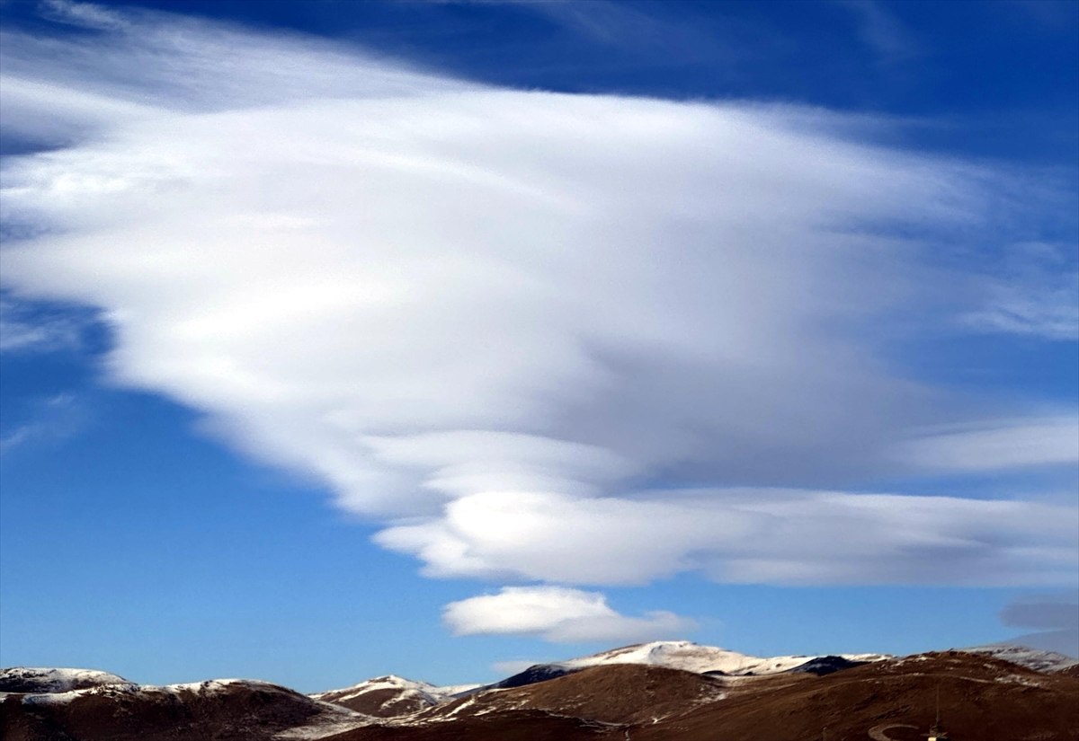Ardahan'da mercek bulutları görüldü Ardahan'da mercek bulutları görüldü