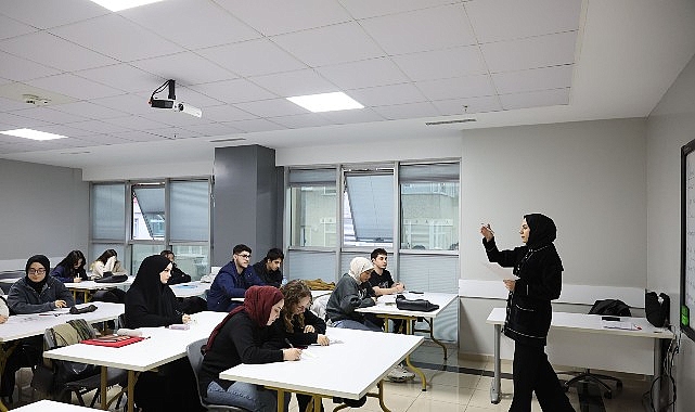 Bağcılar Belediyesi, öğrencilerin yanında