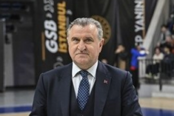 Bakan Bak'tan Filenin Sultanları'na şampiyonluk tebrik mesajı