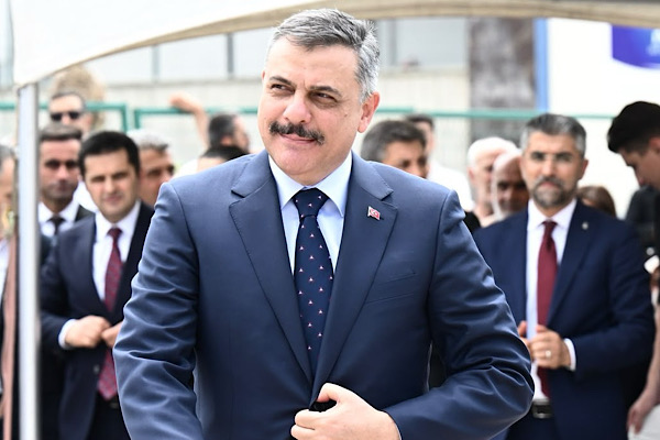 Bakan Çiftçi, Harun Abdülkerim Osmanoğlu’nu ziyaret etti Bakan Çiftçi, Harun Abdülkerim Osmanoğlu’nu ziyaret etti