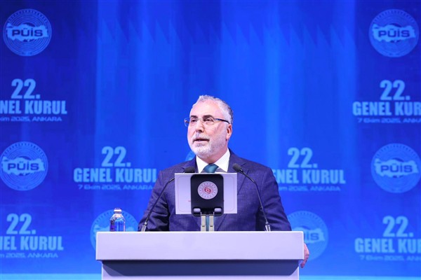 Bakan Işıkhan, AK Parti Mardin Milletvekili Faruk Kılıç ile görüştü Bakan Işıkhan, AK Parti Mardin Milletvekili Faruk Kılıç ile görüştü