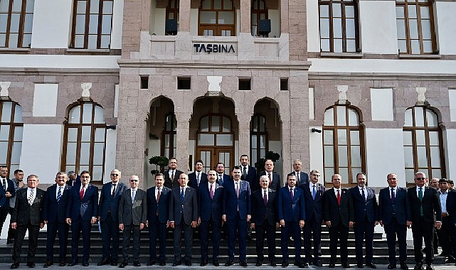 Bakan Kurum Başkan Altay'ı Ziyaret Etti