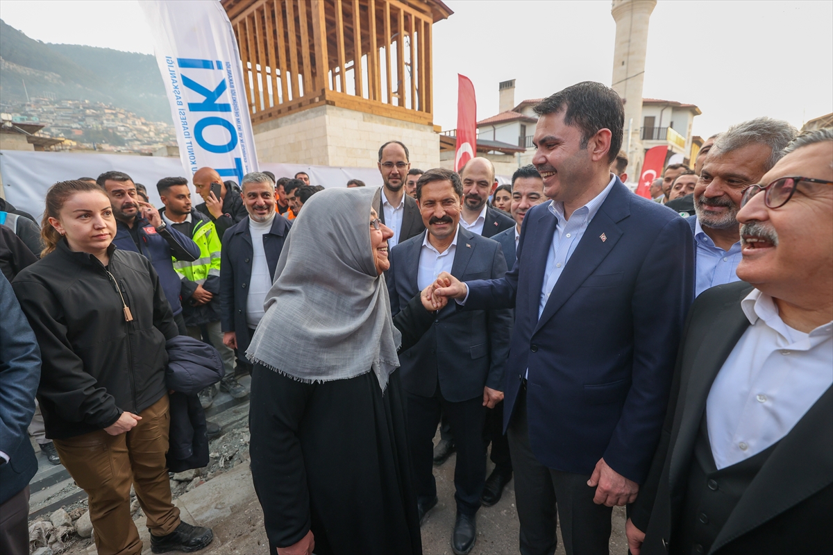 Bakan Kurum, Hatay'da, 455 bininci afet konutu teslimi öncesi incelemelerde bulundu Bakan Kurum, Hatay'da, 455 bininci afet konutu teslimi öncesi incelemelerde bulundu
