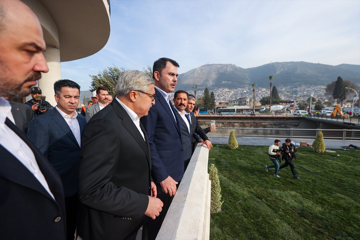 Bakan Kurum, Hatay'da, 455 bininci afet konutu teslimi öncesi incelemelerde bulundu Bakan Kurum, Hatay'da, 455 bininci afet konutu teslimi öncesi incelemelerde bulundu
