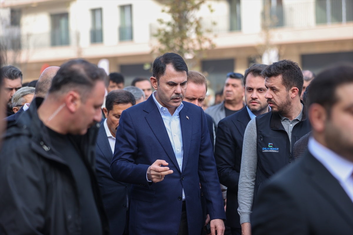 Bakan Kurum, Hatay'da, 455 bininci afet konutu teslimi öncesi incelemelerde bulundu Bakan Kurum, Hatay'da, 455 bininci afet konutu teslimi öncesi incelemelerde bulundu