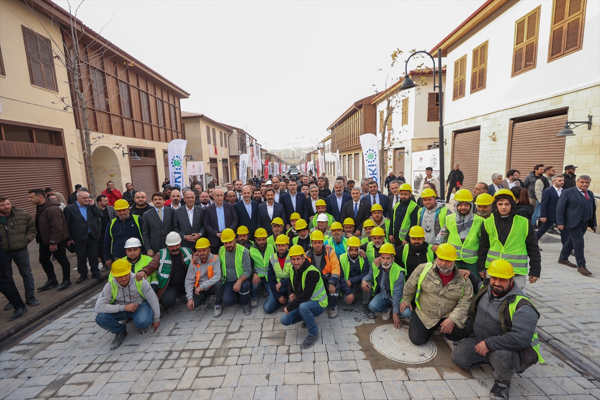 Bakan Kurum, Hatay'da, 455 bininci afet konutu teslimi öncesi incelemelerde bulundu Bakan Kurum, Hatay'da, 455 bininci afet konutu teslimi öncesi incelemelerde bulundu