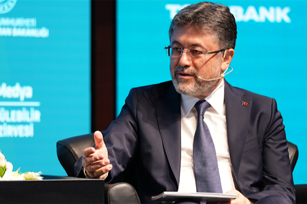 Bakan Yumaklı: Kaynaklarımızı toprağımıza ve suyumuza aktaracağız Bakan Yumaklı: Kaynaklarımızı toprağımıza ve suyumuza aktaracağız