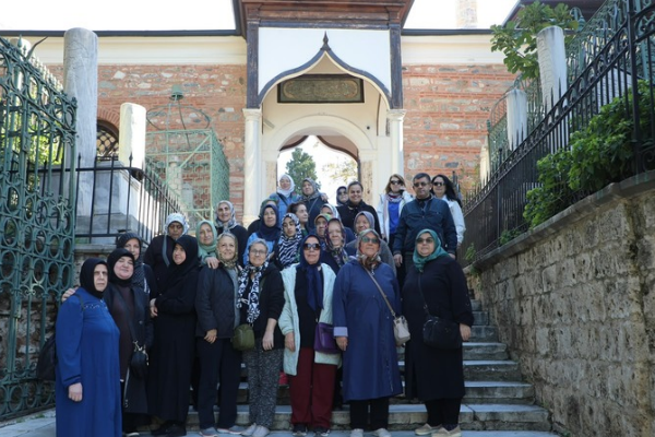 Balıkpazarı Mahallesi sakinleri Bursa’nın tarihi mekanlarını ziyaret etti