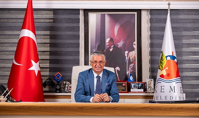 Başkan Topaloğlu'nun eğitime desteği köşe yazısında