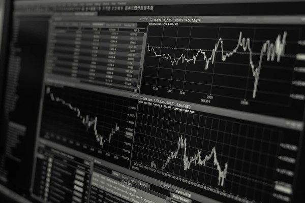 BIST 100 günün ilk yarısında yüzde 3,11 geriledi