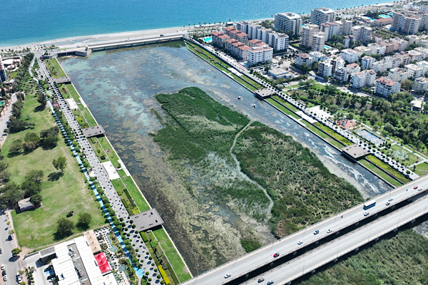 Boğaçayı'nda bu yıl 320 ton sucul bitki ve 4 ton atık toplandı