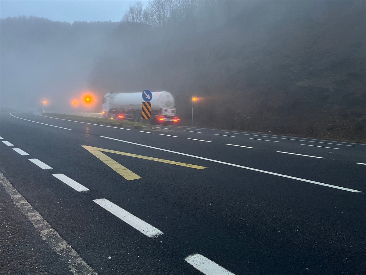 Bolu Dağı'nda sis etkili oldu