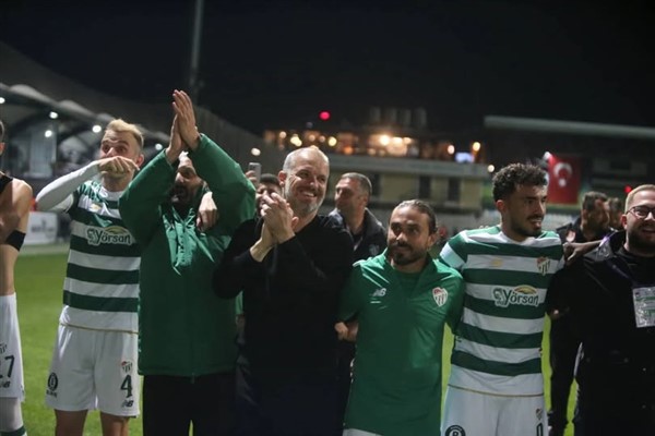 Bursaspor, 1. Lig’de liderliğini sürdürüyor