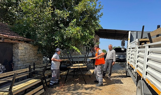  Büyükşehir'den Manavgat'a bank ve piknik masası desteği