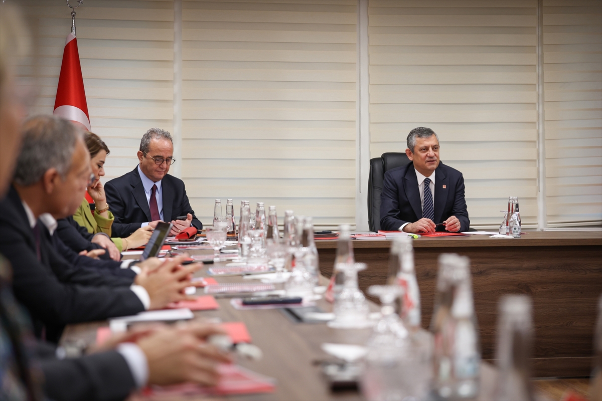 CHP Genel Başkanı Özel, basın toplantısı düzenledi: CHP Genel Başkanı Özel, basın toplantısı düzenledi: