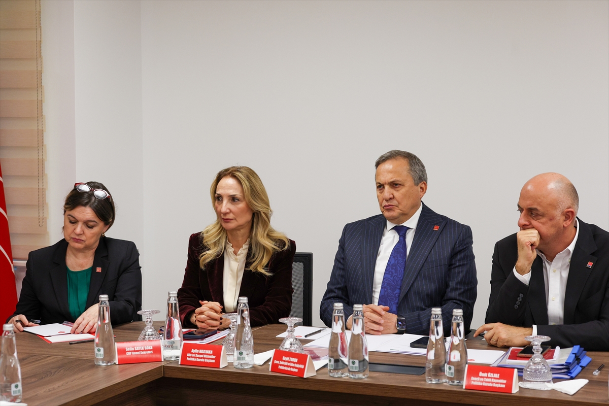 CHP Genel Başkanı Özel, basın toplantısı düzenledi: CHP Genel Başkanı Özel, basın toplantısı düzenledi: