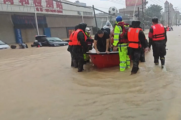Çin'in Fujian eyaletinde Tayfun Saudel nedeniyle 599 bin kişi tahliye edildi