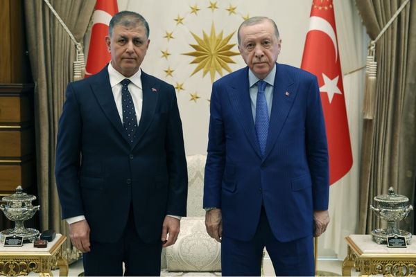 Cumhurbaşkanı Erdoğan, İzmir Büyükşehir Belediye Başkanı Tugay’ı kabul etti Cumhurbaşkanı Erdoğan, İzmir Büyükşehir Belediye Başkanı Tugay’ı kabul etti