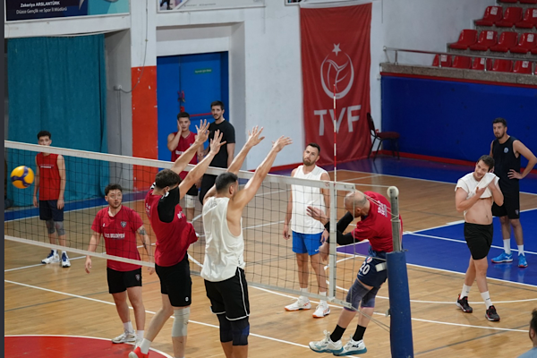 Düzce Belediyespor Erkek Voleybol Takımı sezonu Tokat Belediyespor maçıyla açıyor