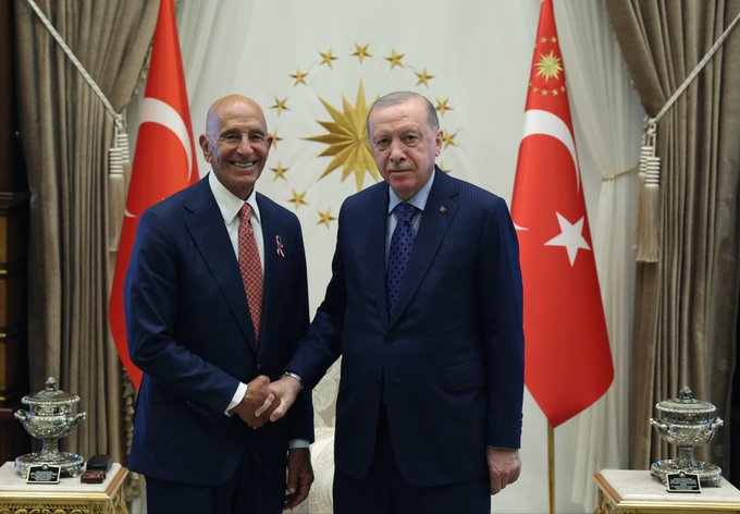 Erdoğan, ABD’nin Ankara Büyükelçisi ve Suriye Irak Özel Temsilcisi Barrack’ı kabul etti Erdoğan, ABD’nin Ankara Büyükelçisi ve Suriye Irak Özel Temsilcisi Barrack’ı kabul etti