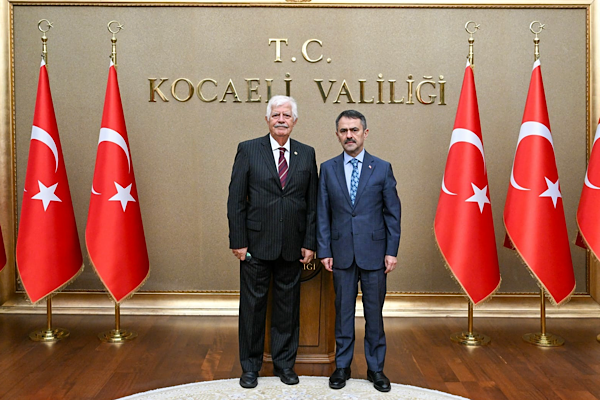 Eski Sağlık Bakanı Dinç’ten Vali Aktaş’a ziyaret Eski Sağlık Bakanı Dinç’ten Vali Aktaş’a ziyaret