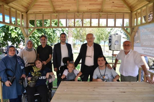 Ganita’da özel gereksinimli bireylere özel kamelya