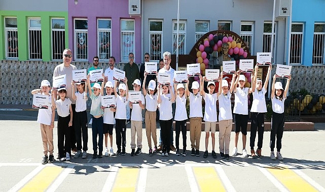 Geleceğin Şampiyon Tenisçileri Osmangazi'de Yetişiyor