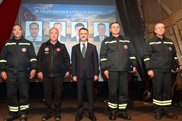 Gölcük Tersanesi Komutanlığı 100. kuruluş yıl dönümünü kutladı Gölcük Tersanesi Komutanlığı 100. kuruluş yıl dönümünü kutladı