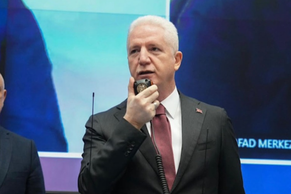 Gül, Sarıyer’deki mahalle muhtarlarını kabul etti Gül, Sarıyer’deki mahalle muhtarlarını kabul etti
