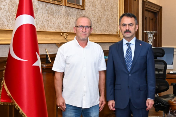 Karamürsel Çamçukur Mahalle Muhtarı Bat, Vali Aktaş’ı ziyaret etti Karamürsel Çamçukur Mahalle Muhtarı Bat, Vali Aktaş’ı ziyaret etti
