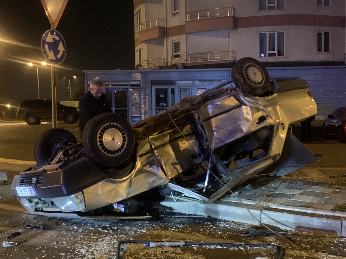 Kayseri'de iki otomobilin çarpıştığı kazada 2 kişi yaralandı Kayseri'de iki otomobilin çarpıştığı kazada 2 kişi yaralandı