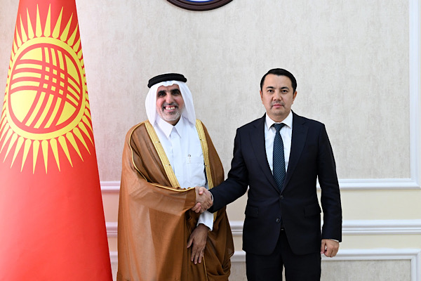 Kırgızistan Yüksek Konseyi Başkanı Mamataliev, Katar Büyükelçisi ile görüştü Kırgızistan Yüksek Konseyi Başkanı Mamataliev, Katar Büyükelçisi ile görüştü