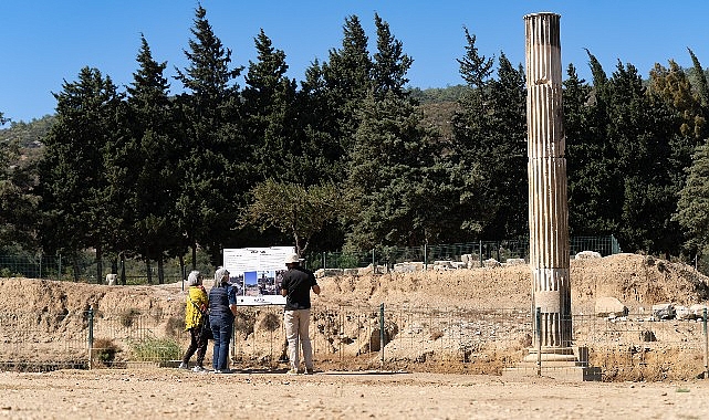 Klaros'ta 3 bin 300 yıllık kehanetin izinde