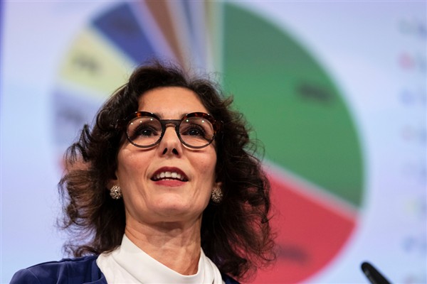 Lahbib: AB'den Küba'ya 10 milyon avroluk insani yardım desteği