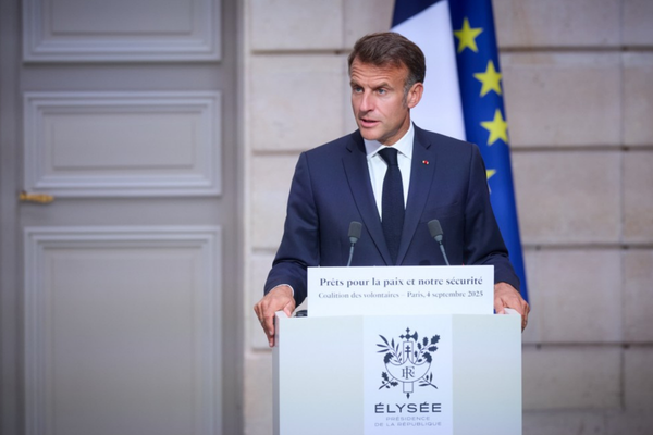 Macron: Fransa, Venezuela'daki deprem sonrası yardım sağlamaya hazır