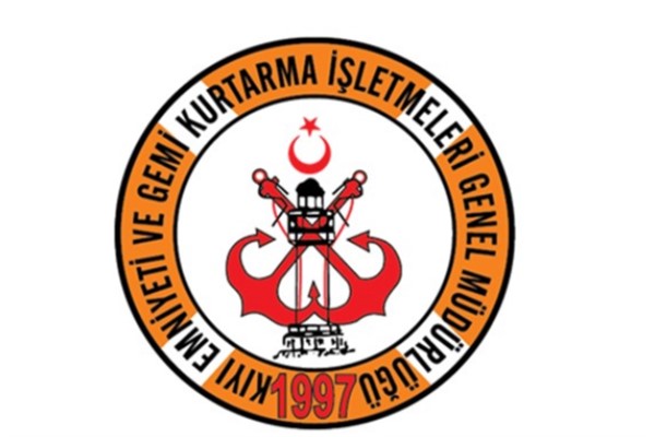 Marmaris’te makine arızası yapan tekne kurtarıldı