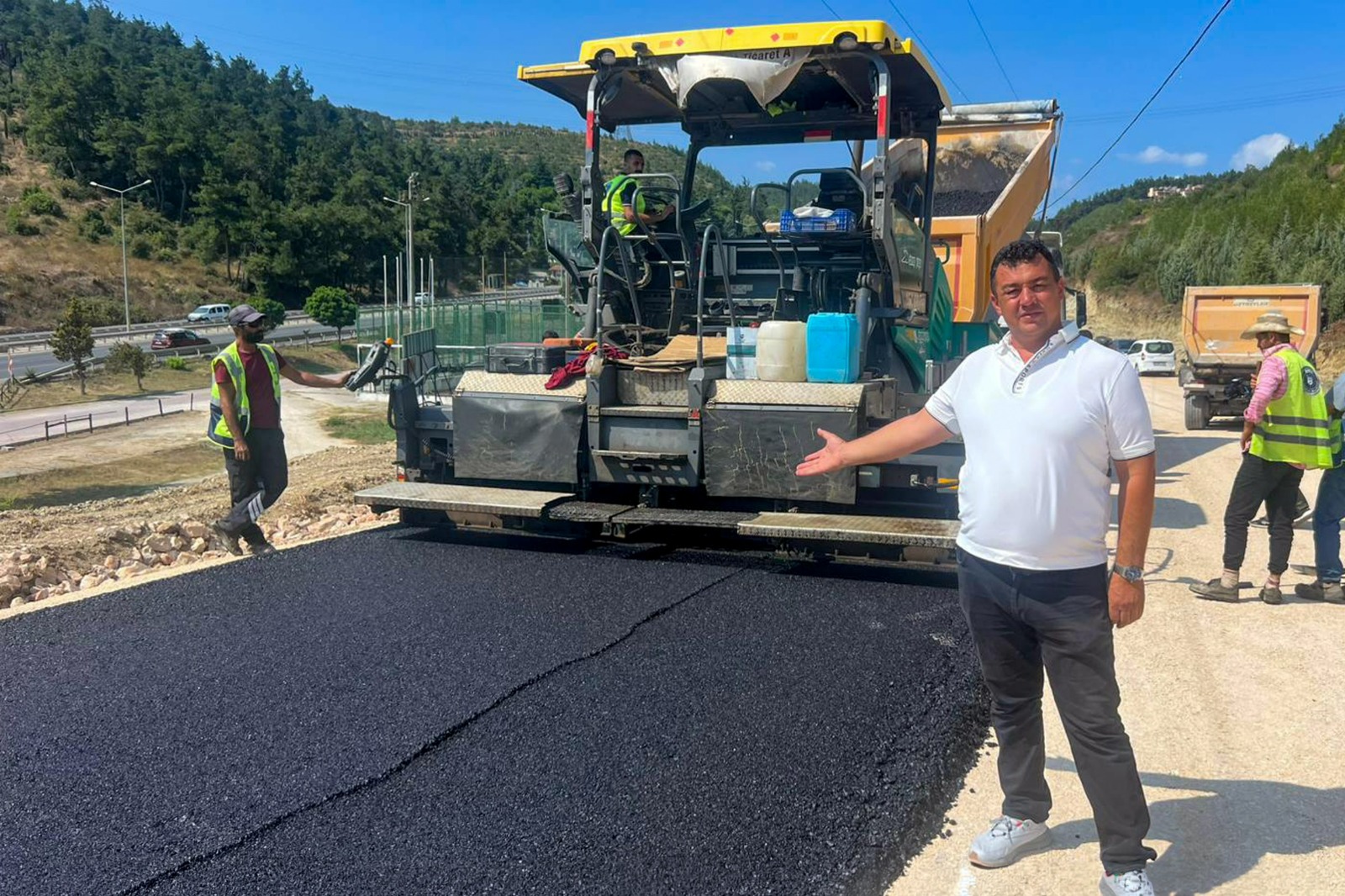 Mudanya’da 1,1 kilometrelik yolda asfalt çalışması başladı