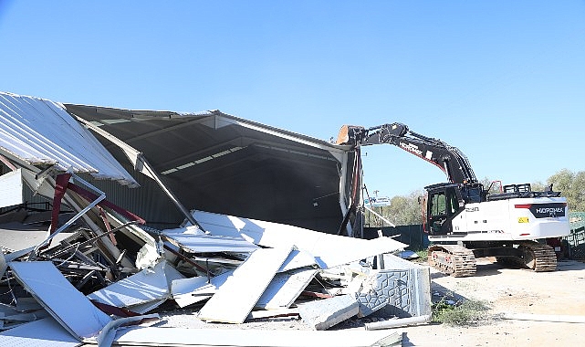 Nilüfer'de kaçak fabrika yıkıldı