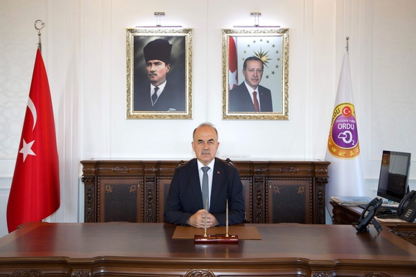 Ordu Valisi Erol Muhtarlar Günü'nü kutladı