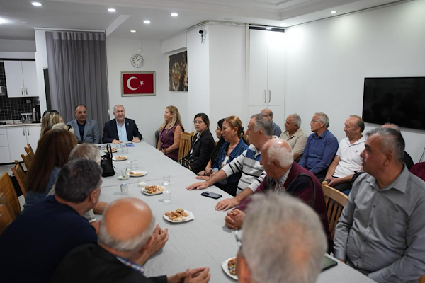 Özdağ, Türkiye Emekli Astsubaylar Derneği Adana Şubesi’ni ziyaret etti