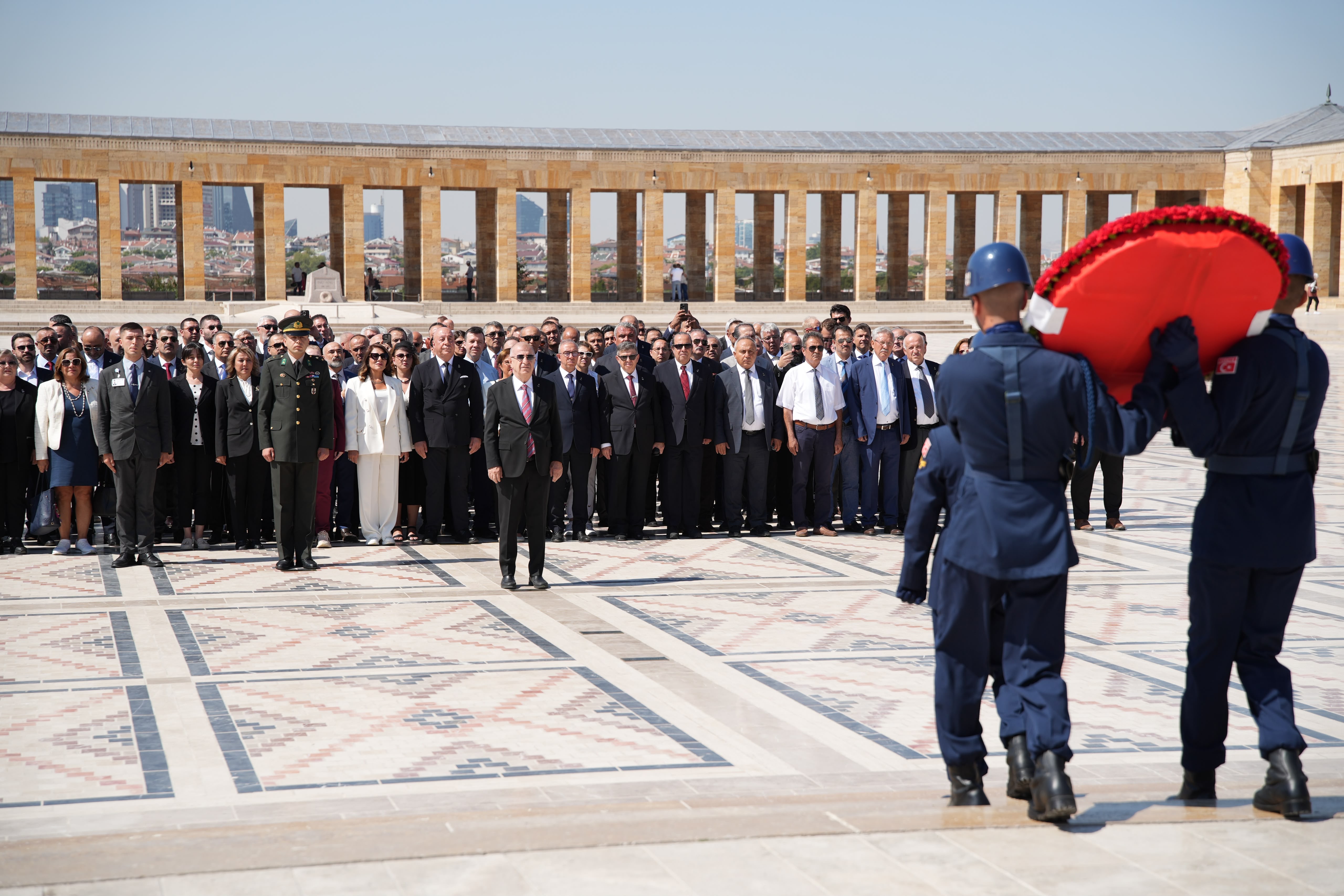 Özdağ, Zafer Partisi’nin kuruluş yıl dönümünde Anıtkabir’i ziyaret etti Özdağ, Zafer Partisi’nin kuruluş yıl dönümünde Anıtkabir’i ziyaret etti