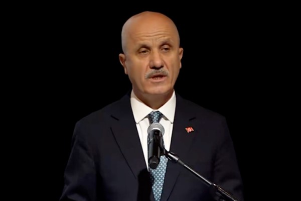 Özvar: Daha fazla üniversiteyi dünya sıralamalarında üst sıralara taşımayı hedefliyoruz