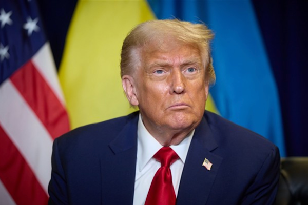 Trump: İran'ın nükleer programını dağların enkazının altına gömdük