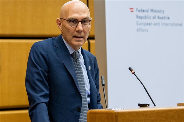 Türk: Gençler geleceğin kapısının anahtarlarını taşıyor Türk: Gençler geleceğin kapısının anahtarlarını taşıyor