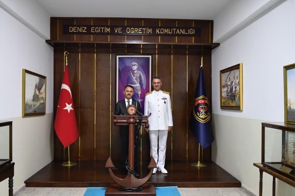 Vali Aktaş’tan Tümamiral Darcan’a ziyaret Vali Aktaş’tan Tümamiral Darcan’a ziyaret
