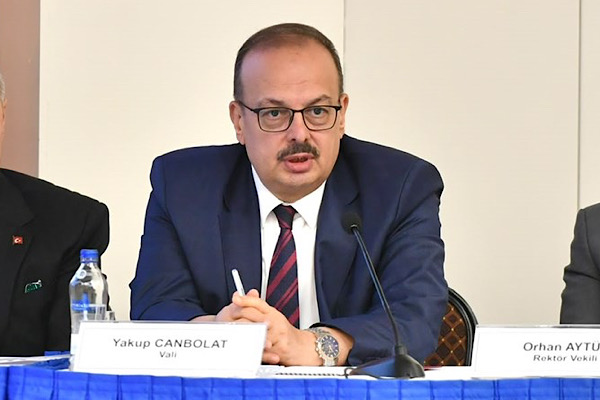 Vali Canbolat, Başkent Seğmenler Spor Kulübü heyetini kabul etti Vali Canbolat, Başkent Seğmenler Spor Kulübü heyetini kabul etti